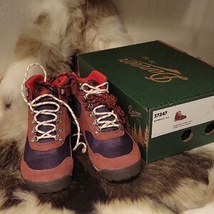 Danner Women's Jag Sable/Purple Velvet Breathable Air Mesh Lining Waffle Outsole